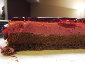 mustaherukkasuklaakakku1